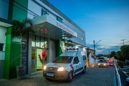 Homem é preso pela GCM após esfaquear irmão em discussão por comida em Queimadas