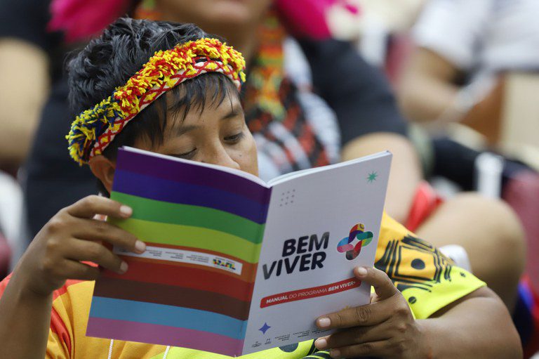 Ministério lança manual de combate à violência contra LGBTQIA+ por meio do programa Bem Viver+