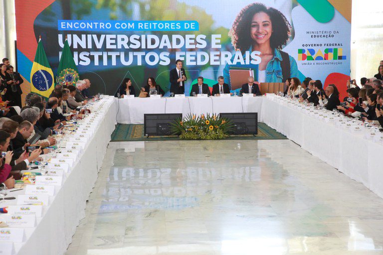 Em encontro com reitores, MEC anuncia recursos para universidades e institutos federais