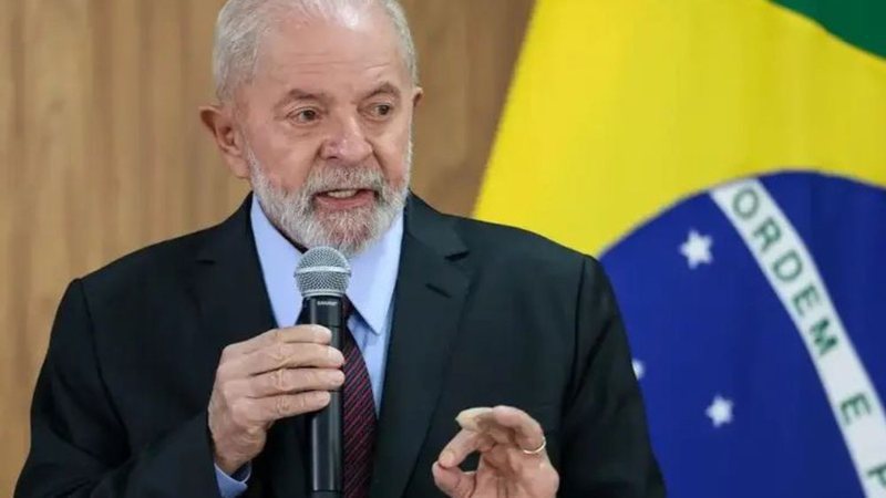 Lula defende regulamentação das redes sociais