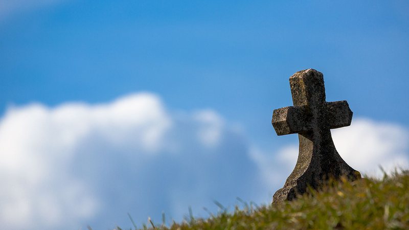 Idosa passa mal e morre durante velório do próprio filho