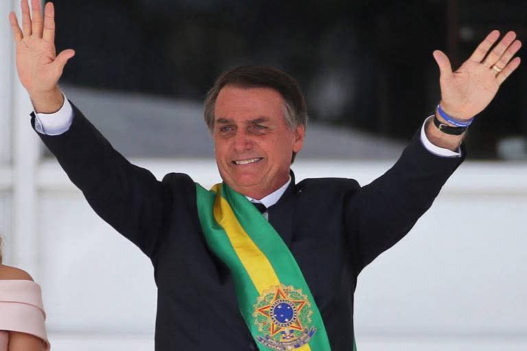 Ex presidente Jair Bolsonaro foi preso neste sábado