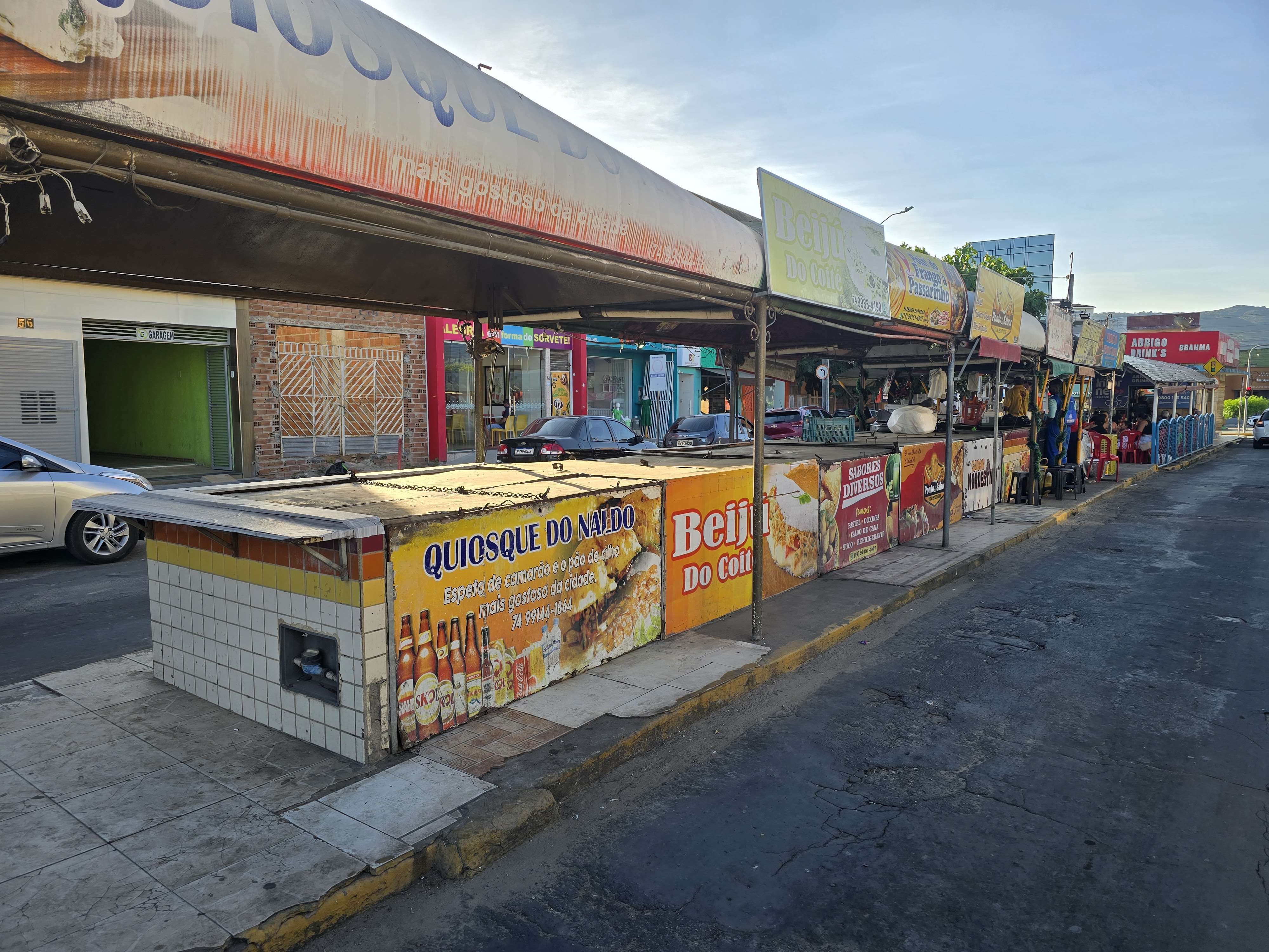 Falta manutenção no ponto turístico do acarajé!