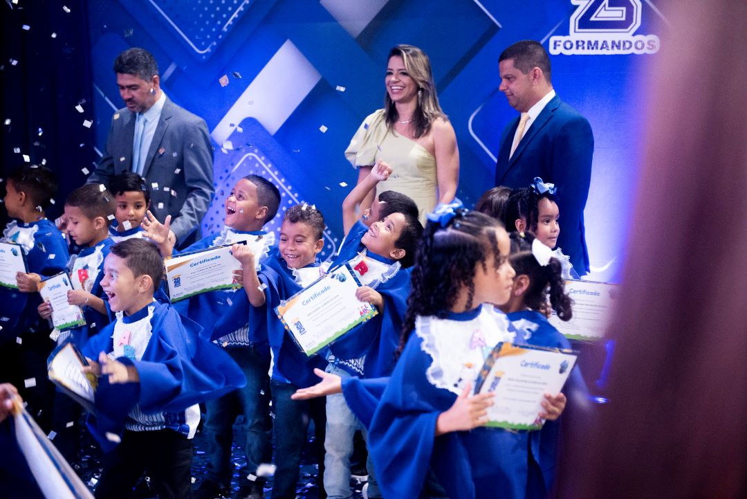Prefeitura de Senhor do Bonfim inicia formaturas da rede municipal com noite de emoção e celebração