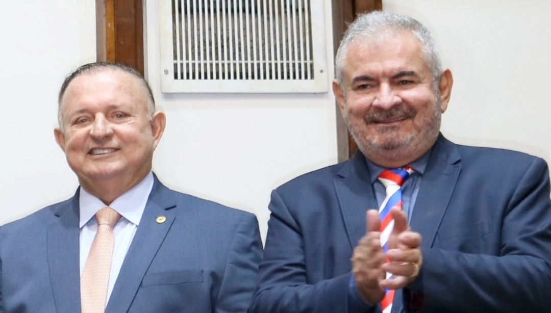 Senador revela ‘desenho’ para Josias Gomes e Adolfo Menezes assumirem vagas nos tribunais de Contas