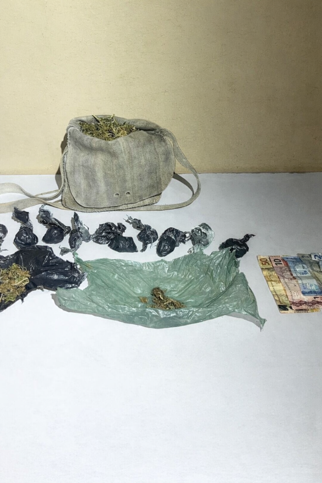 Homem é preso por tráfico de drogas no povoado de Tiquara, em Campo Formoso