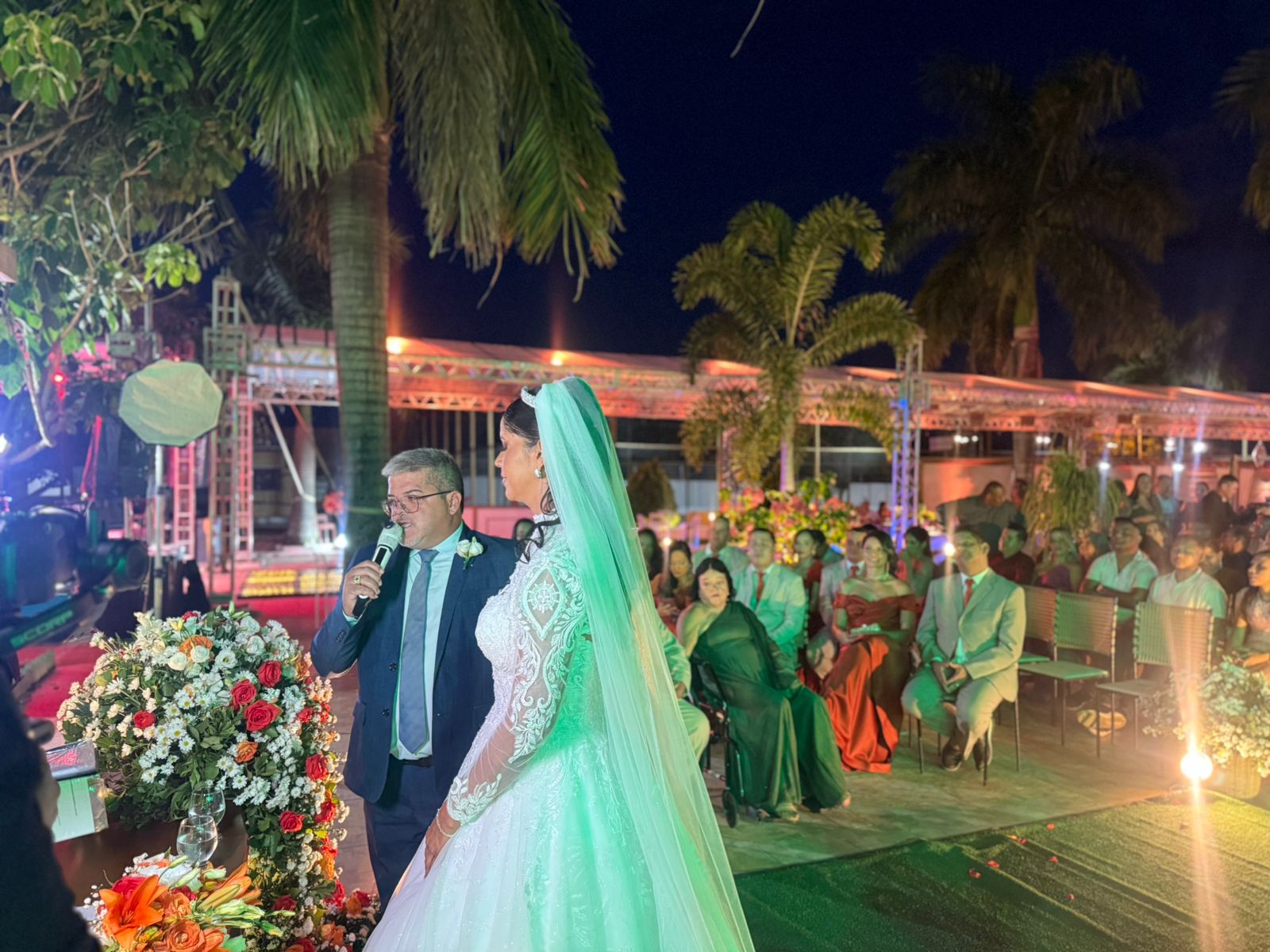 Coluna Vip:Vereador Idailton Jarle oficializa união em cerimônia glamorosa em Senhor do Bonfim