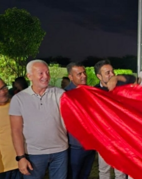 Deputado Bobô participa de entregas e do início da pavimentação da estrada da Serra dos Morgados, em Jaguarari