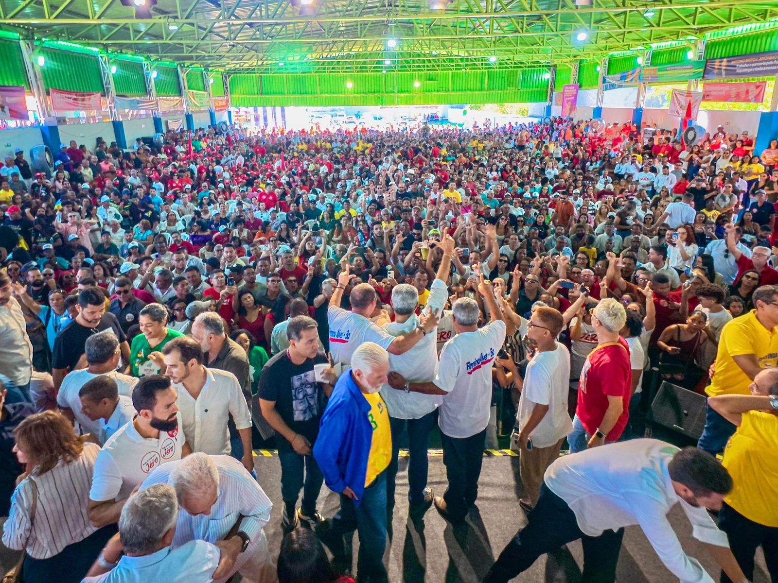 Com quase meio bilhão de reais em investimentos no Médio Sudoeste, Jerônimo é aplaudido por lideranças e movimentos sociais durante PGP em Itapetinga