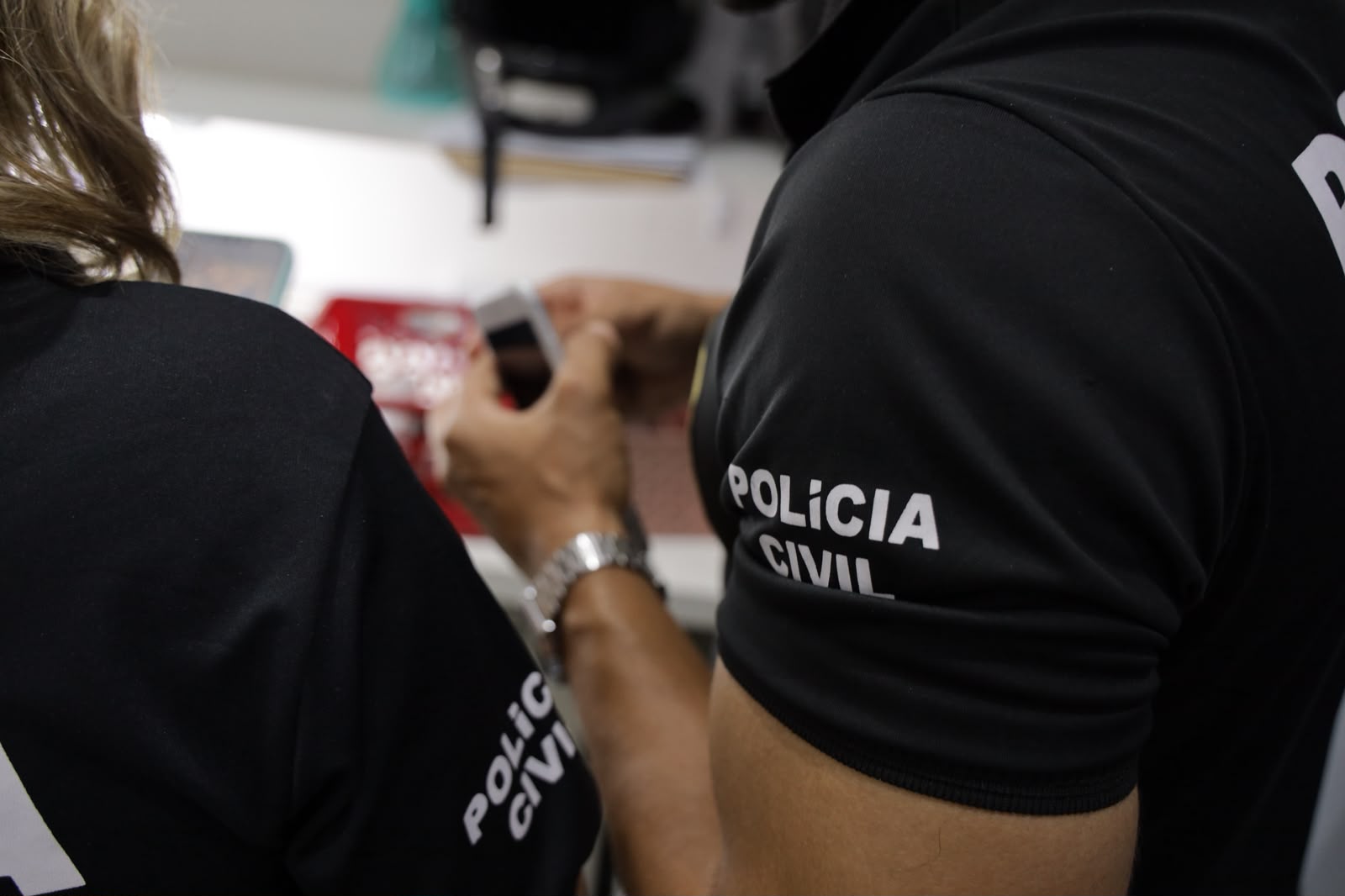 Operação Verdadeiro Encontro combate grupo que atraía vítimas por aplicativos para praticar extorsões em Salvador