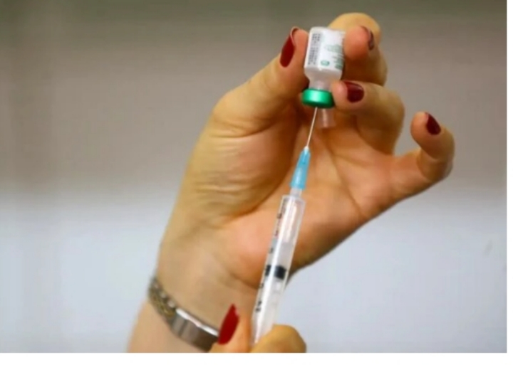 Vacina contra dengue aplicada em 500 mil pessoas é suspensa temporariamente pelo SUS