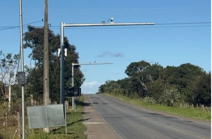 Novos radares são instalados na BR-407, próximo à ponte do Itapicuru, em Carrapichel