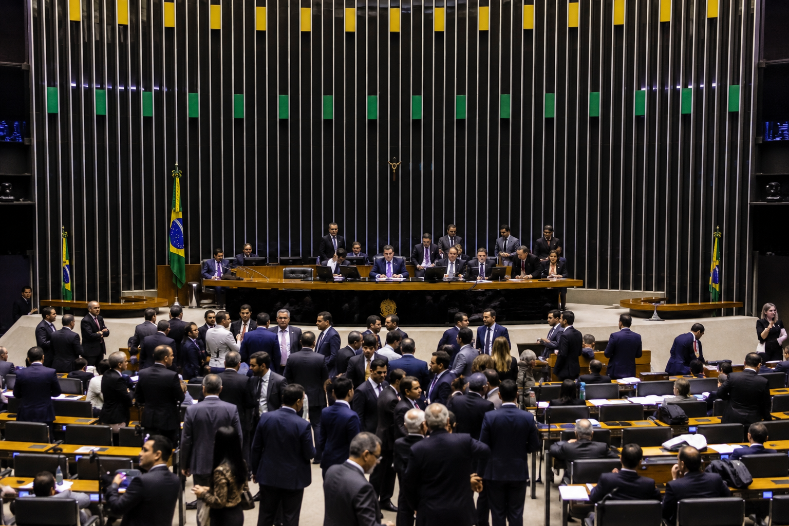 Câmara aprova projeto que proíbe cobrança de tarifa mínima de consumo sobre água e esgoto
