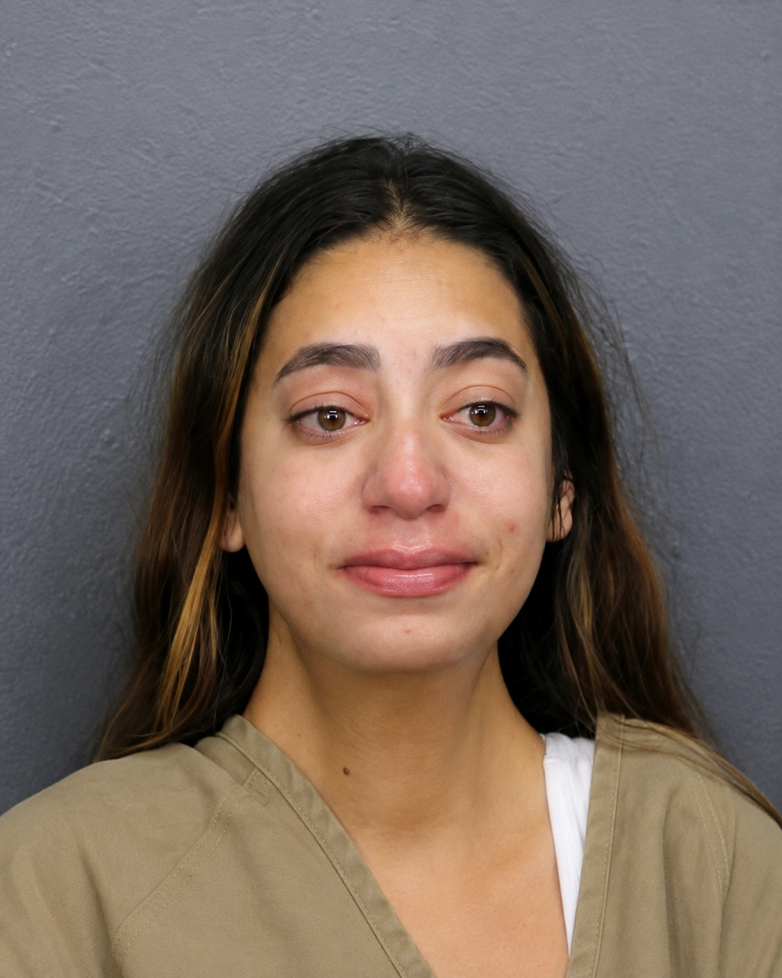 Filha de Vampeta é presa nos Estados Unidos e afirma ter sido vítima de agressão do marido