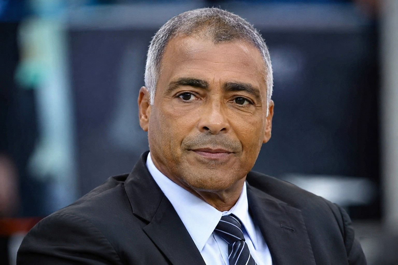 Romário devolve R$ 29 mil aos cofres públicos após polêmica durante a Copa