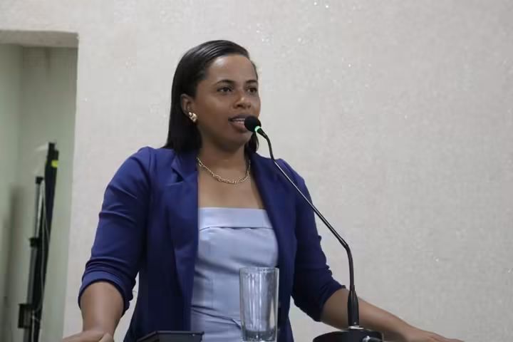 Secretária de Finanças explica funcionamento da atendente virtual BIA implantada pela Prefeitura de Senhor do Bonfim