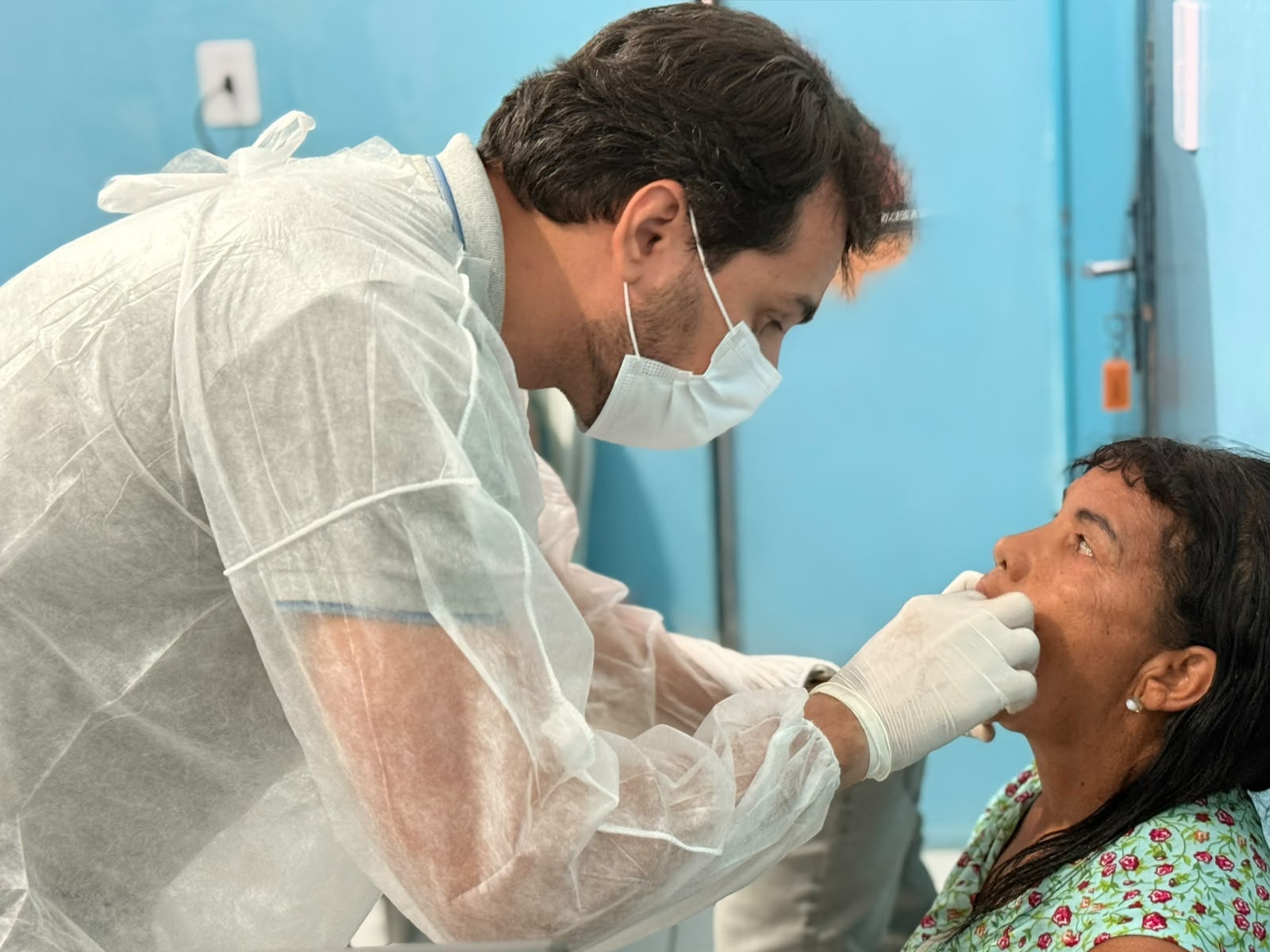 Prefeitura de Filadélfia entrega mais 40 próteses dentárias por meio do programa Filadélfia Sorridente