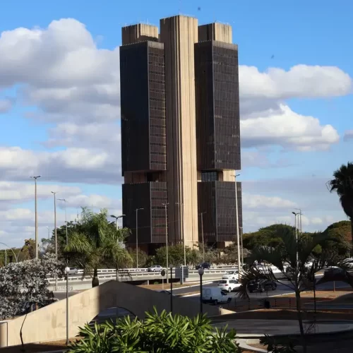 Boletim Focus: analistas reduzem previsão de inflação para 2025