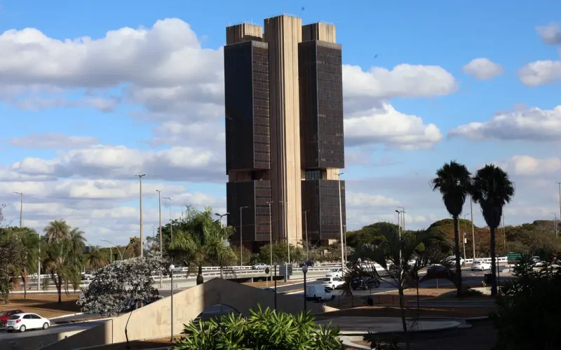 Boletim Focus: analistas reduzem previsão de inflação para 2025