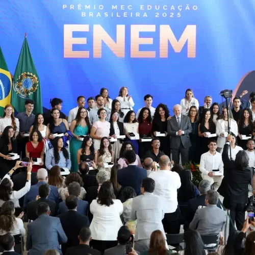 Estudantes, estados e municípios são reconhecidos no 1º Prêmio MEC