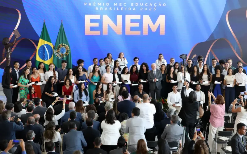 Estudantes, estados e municípios são reconhecidos no 1º Prêmio MEC