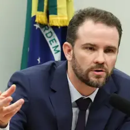 Durigan afirma que Pix não está na mesa de negociação com EUA