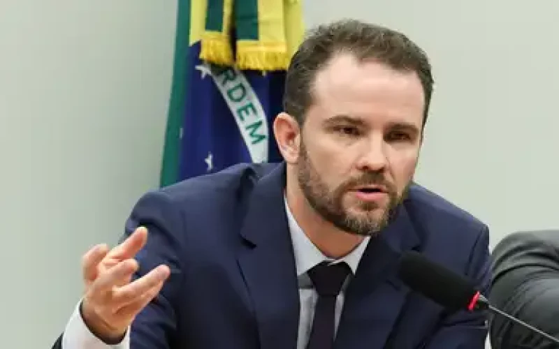 Durigan afirma que Pix não está na mesa de negociação com EUA