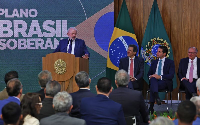 Lula assina Plano Brasil Soberano, com R$ 30 bilhões para exportadores