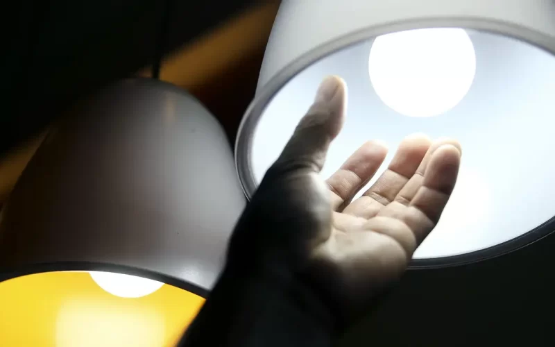 Consumo de energia elétrica deve crescer quase 4% em 2025