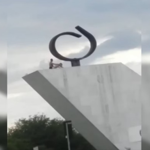 Com vista para o STF: casal é filmado transando no Panteão da Pátria