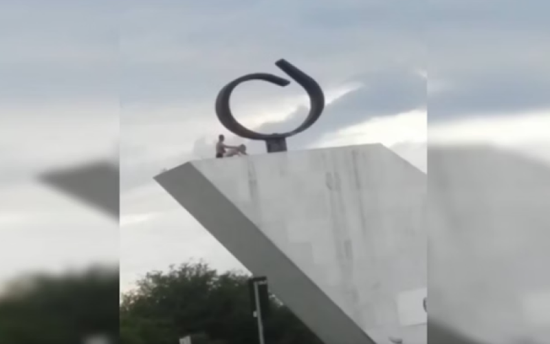 Com vista para o STF: casal é filmado transando no Panteão da Pátria