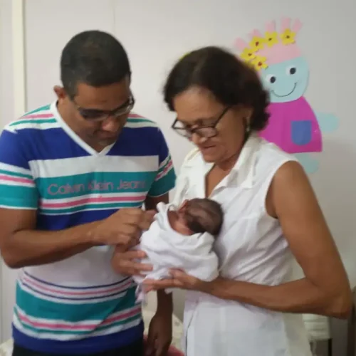 Sancionada lei que aumenta licença-paternidade para 20 dias