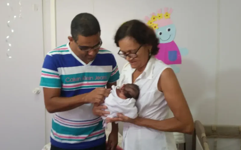Sancionada lei que aumenta licença-paternidade para 20 dias