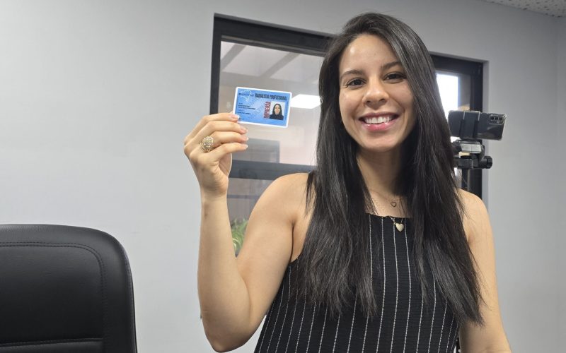 Beatriz Monteiro recebeu credencial de Radialista