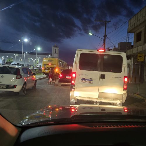Domingo de trânsito travado em Senhor do Bonfim