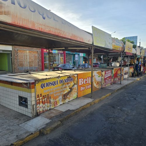 Falta manutenção no ponto turístico do acarajé!