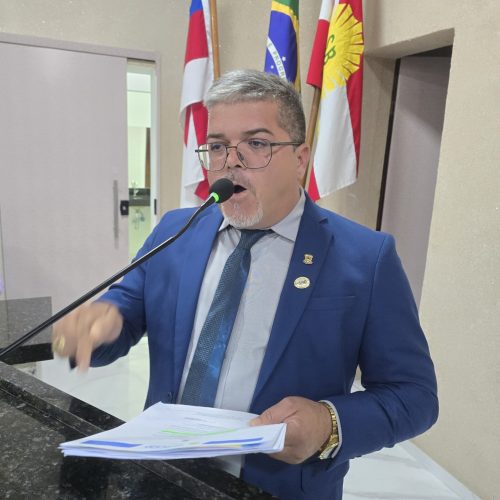 Vereador Idailton Galeguinho rebate oposição e cita Weslen Aquino como oposicionista durante sessão