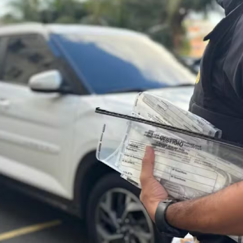 Funcionária de clínica particular é presa em flagrante enquanto falsificava atestados médicos