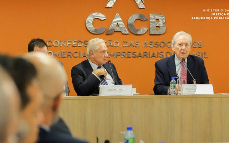 Lewandowski destaca PEC da Segurança Pública como instrumento para combate à criminalidade no comércio