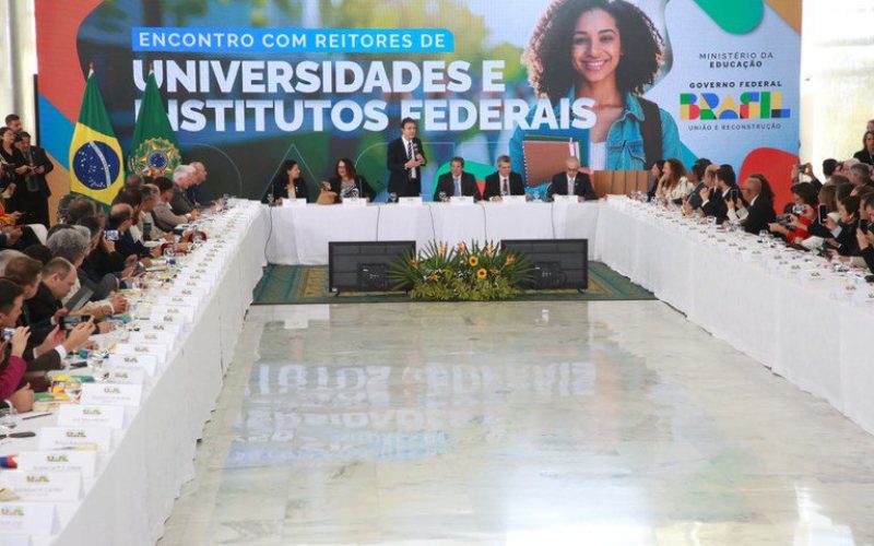 Em encontro com reitores, MEC anuncia recursos para universidades e institutos federais