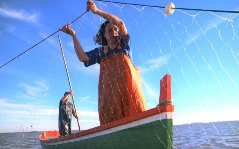 Viviani, pescadora da Lagoa dos Patos, é uma das estrelas do Prêmio Mulheres das Águas