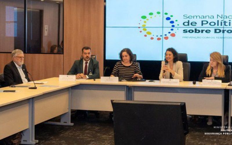 MJSP debate reinserção social e geração de renda na política sobre drogas