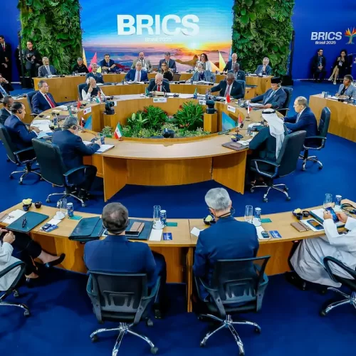 Líderes do Brics defendem desenvolvimento da IA em código aberto