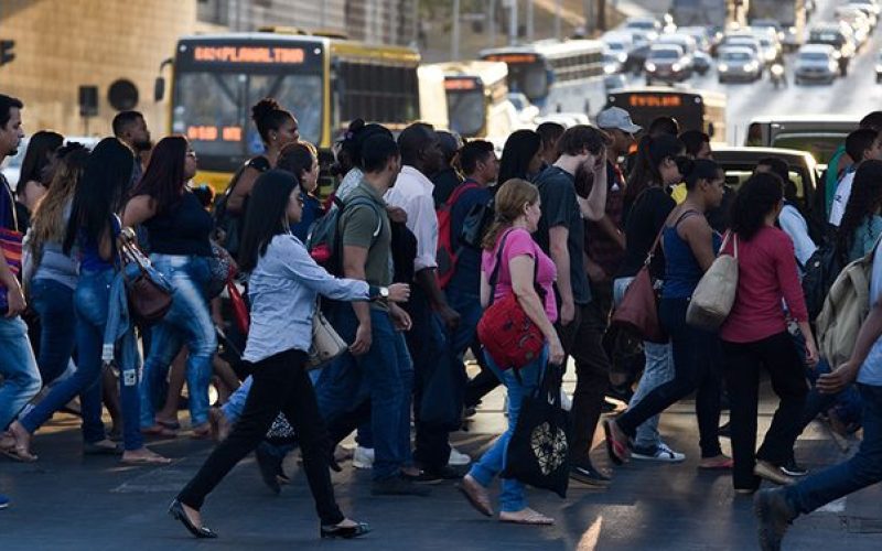Ipea mantém projeção de crescimento de 2,4% para o PIB em 2025 e prevê 1,8% para 2026