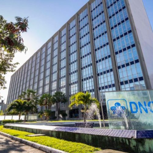Dnocs cancela pregão que tinha sobrepreço de R$ 62 milhões em escavadeiras