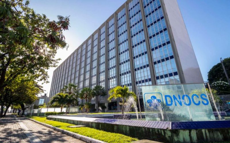 Dnocs cancela pregão que tinha sobrepreço de R$ 62 milhões em escavadeiras