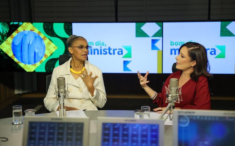Com mais brigadistas e aeronaves, Marina Silva detalha ações para combate a incêndios