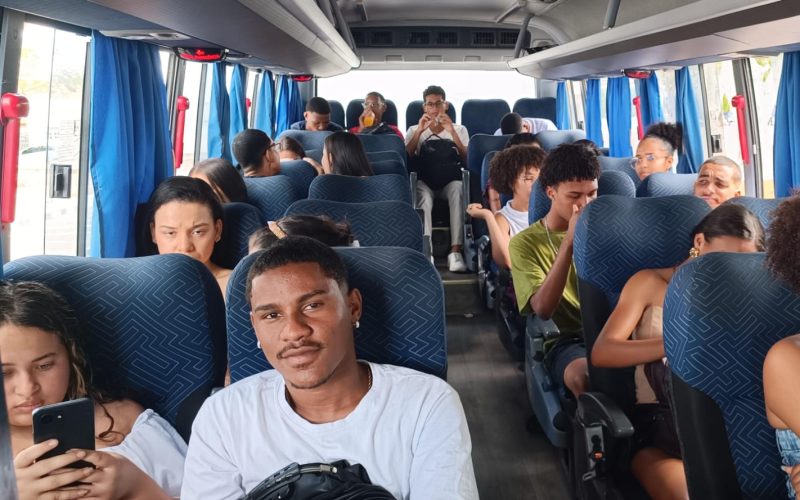 De olho no Ensino Superior, estudantes da rede estadual participam do primeiro dia de provas do Enem 2024