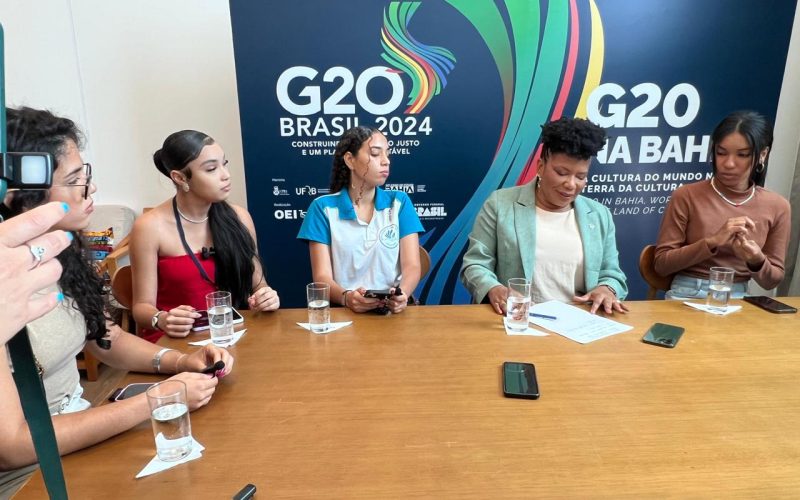 Estudantes de agências de notícias da SEC fazem entrevista exclusiva com ministra da Cultura, no G20 em Salvador
