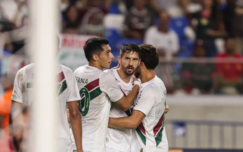 Ex-Bahia Everaldo faz gol e hat-trick de assistências em goleada do Fluminense